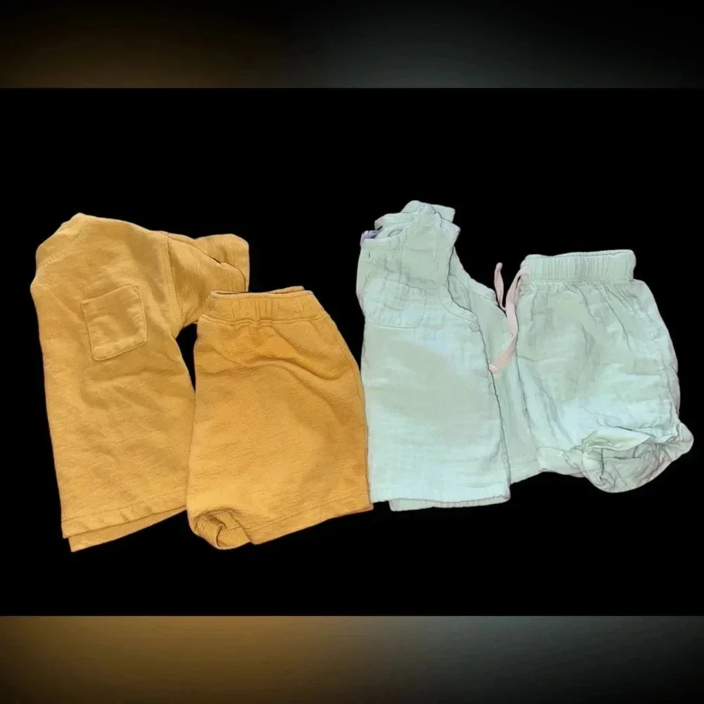 2 sets of Old Navy shorts sets. Size 18-24m